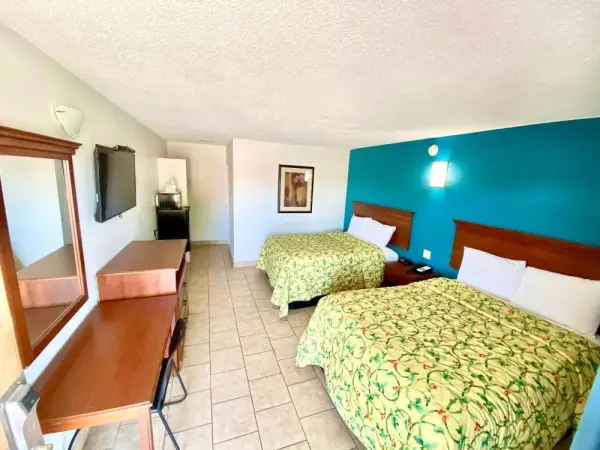 Budget Inn 8